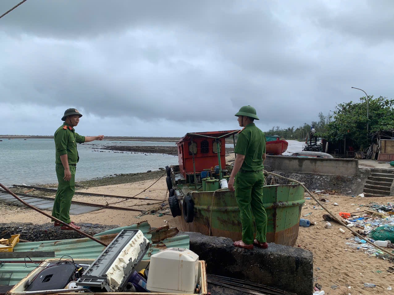 Công an đặc khu Bạch Long Vĩ chủ động triển khai các biện pháp ứng phó bão số 1 (Maysak)